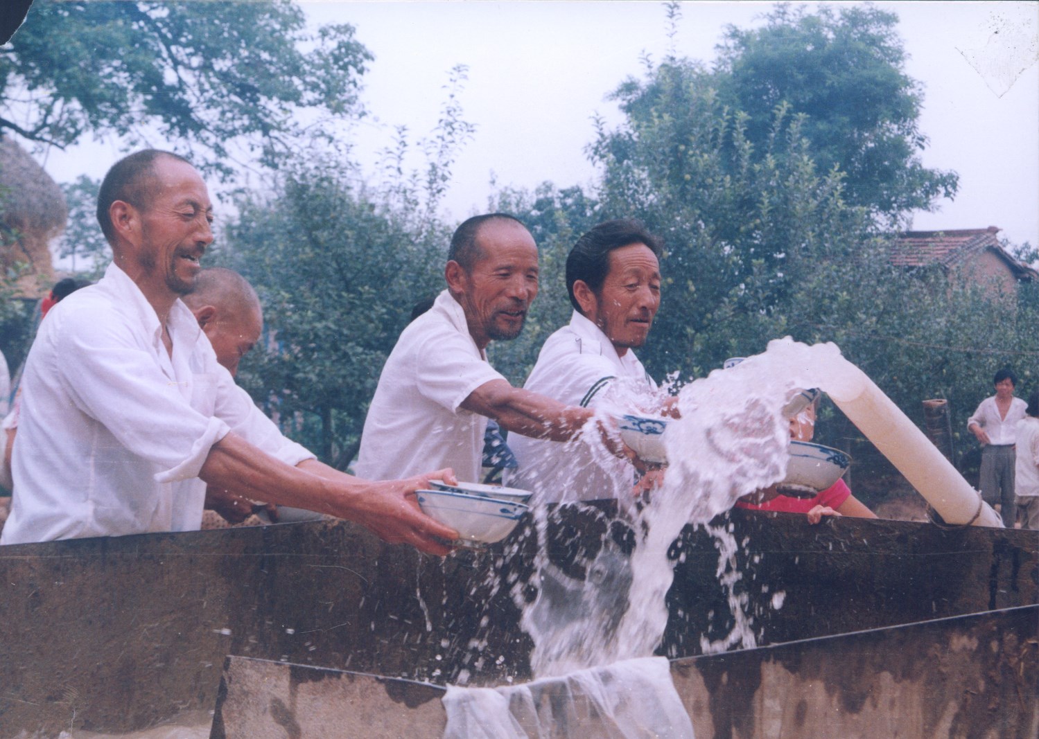 在干旱缺水贫水区找到岩溶地下水.jpg